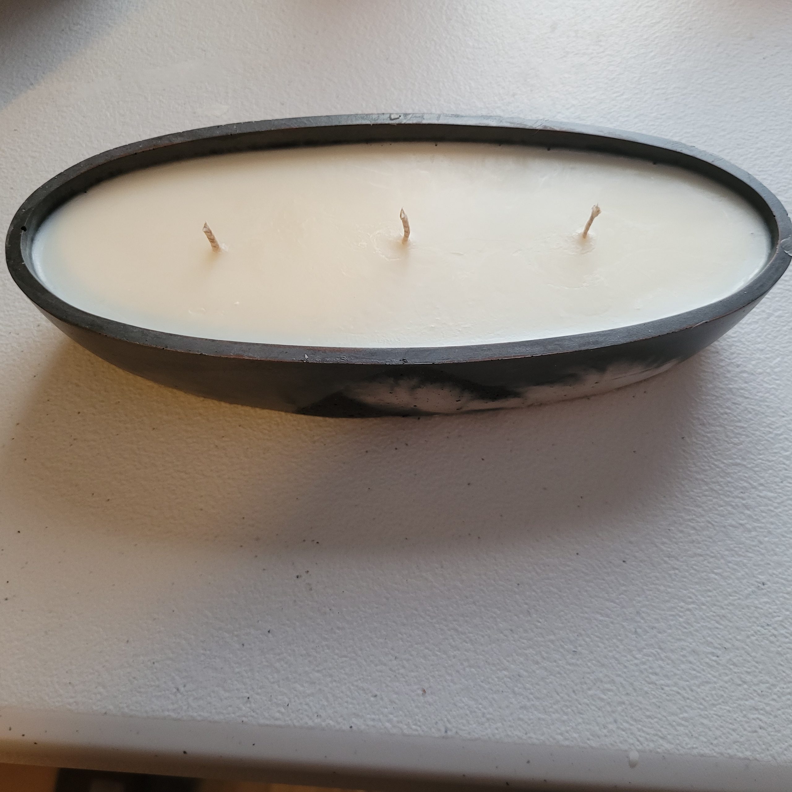 10 OZ black and white marble cement boat with 3 wicks